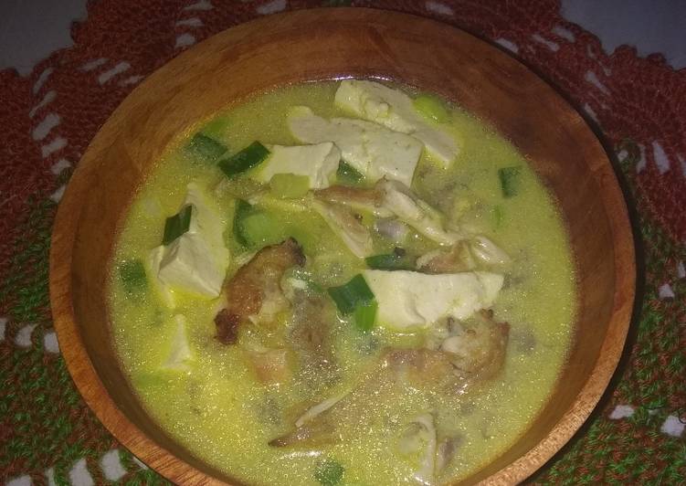 Soto Ayam & Tahu Masak Bu Riy: Rasa Hangat yang Mengobati Hari di Cil
